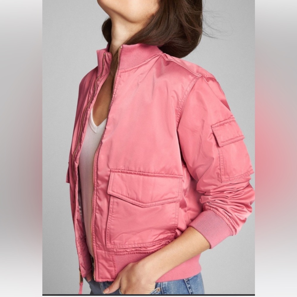 Size medium Gap bubble gum pink bomber jacket in water resistant sateen